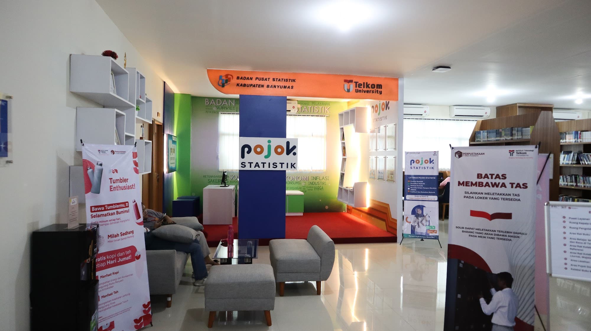 Pojok Statistik di Perpustakaan